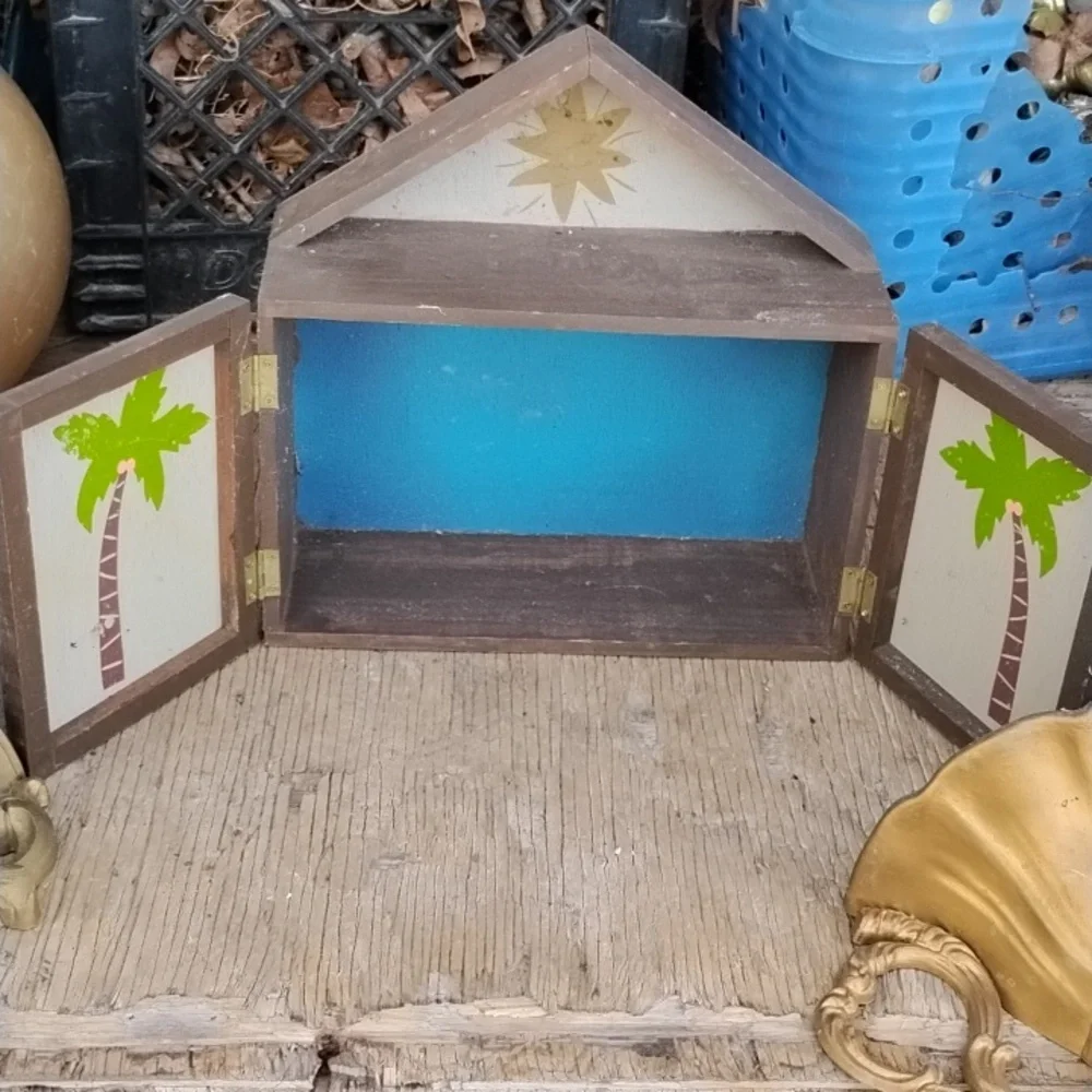 Vintage Gold Decorative Pieces